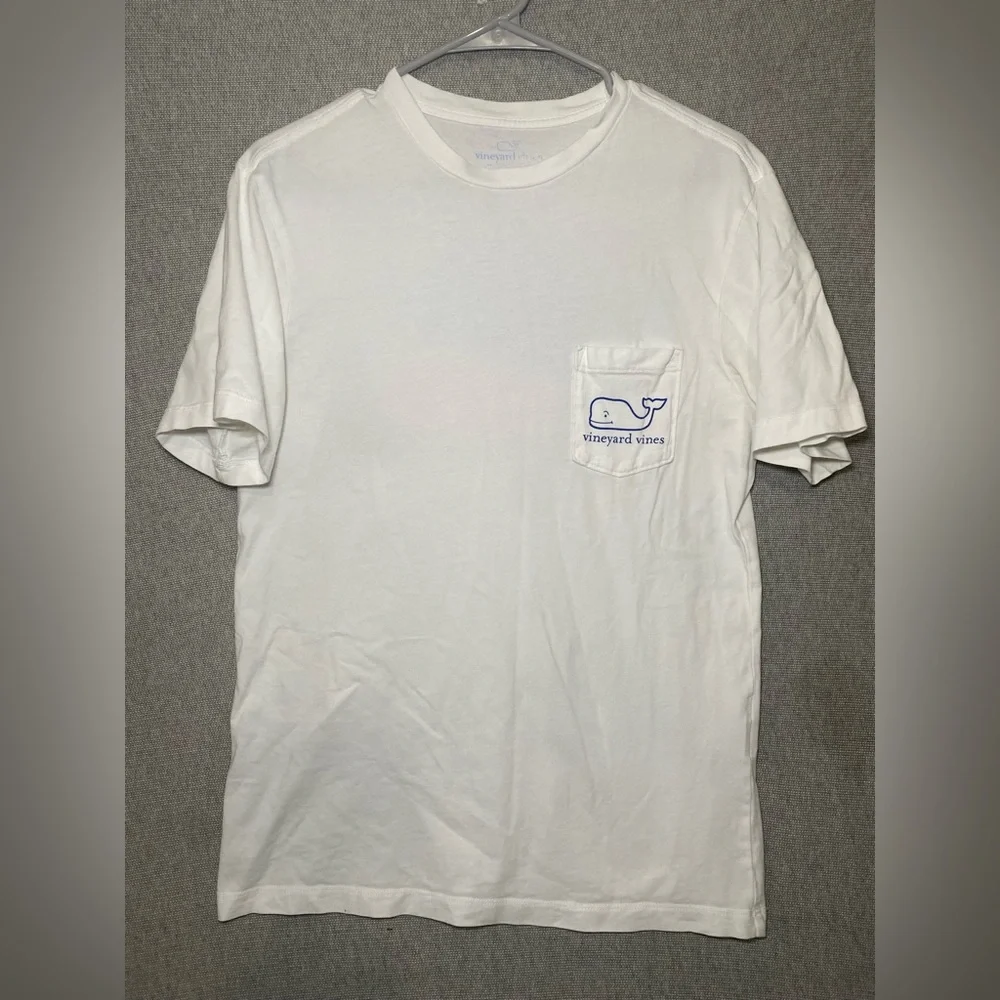 Vineyard Vines Men Short Sleeve Pocket Crew Neck Tee T-Shirt "FLAG SAILS" XS - Picture 2 of 9